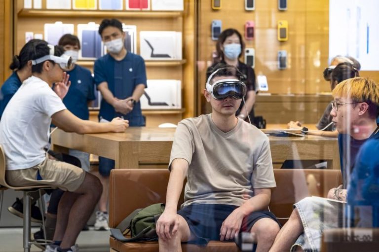 Apple sues former Vision Pro employee for allegedly stealing ‘thousands of documents’ before joining Snap